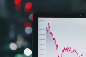 Keeping an eye on fintech trends helps you to handle your money more efficiently.