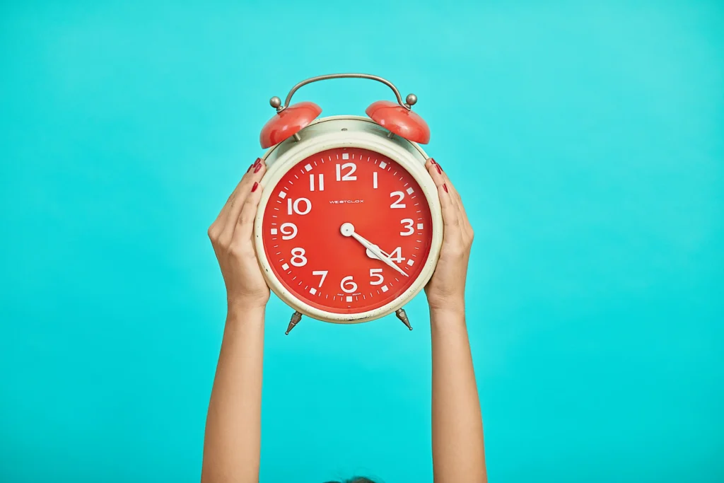 A clock representing the short pre-arbitration time frame for major card networks.
