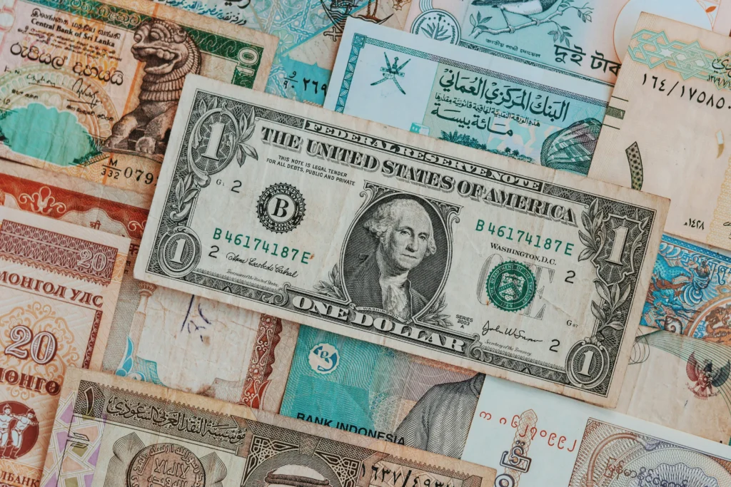 Different world currencies accepted by virtual businesses.